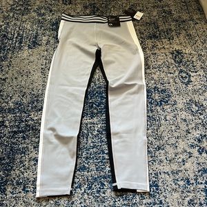 Brand New Gap Fit Blackout Workout Leggings - S